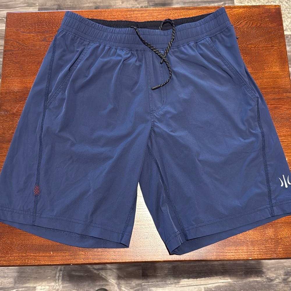 Rhone Mens Medium 9" Unlined Pursuit Running Jogging Yoga Gym Training Shorts